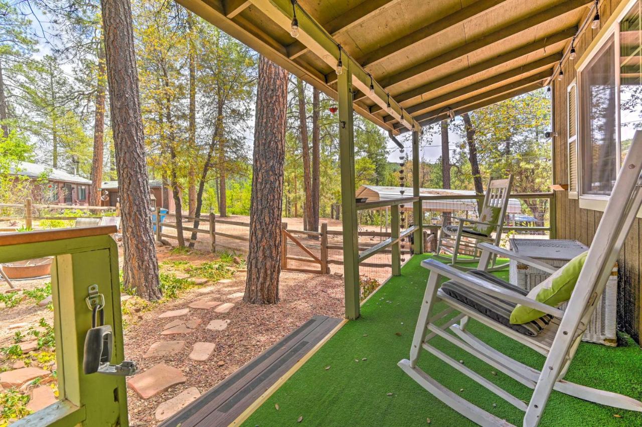 Pine Cabin In The Woods With Yard And Grill! מראה חיצוני תמונה