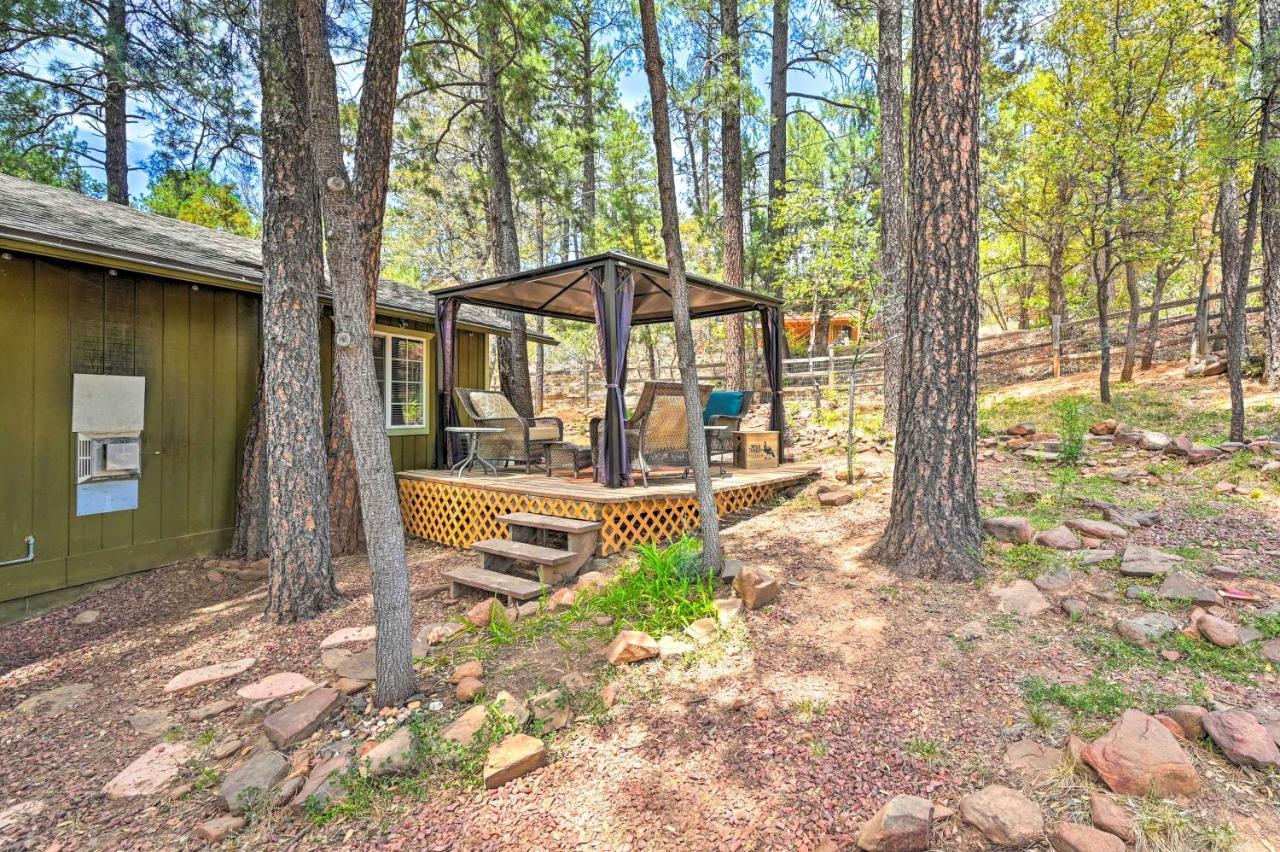 Pine Cabin In The Woods With Yard And Grill! מראה חיצוני תמונה