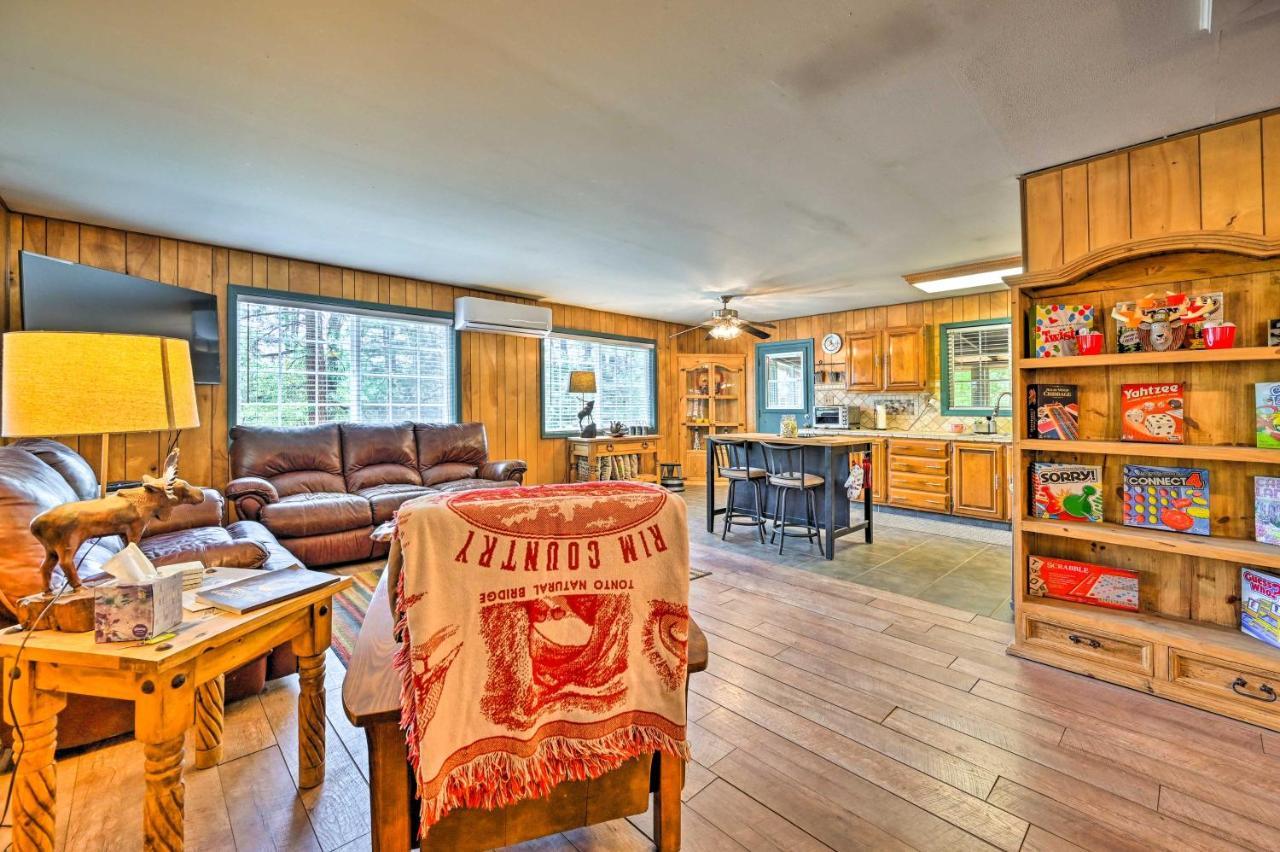 Pine Cabin In The Woods With Yard And Grill! מראה חיצוני תמונה