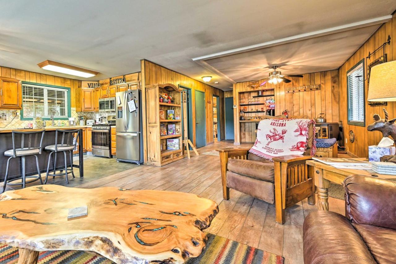 Pine Cabin In The Woods With Yard And Grill! מראה חיצוני תמונה