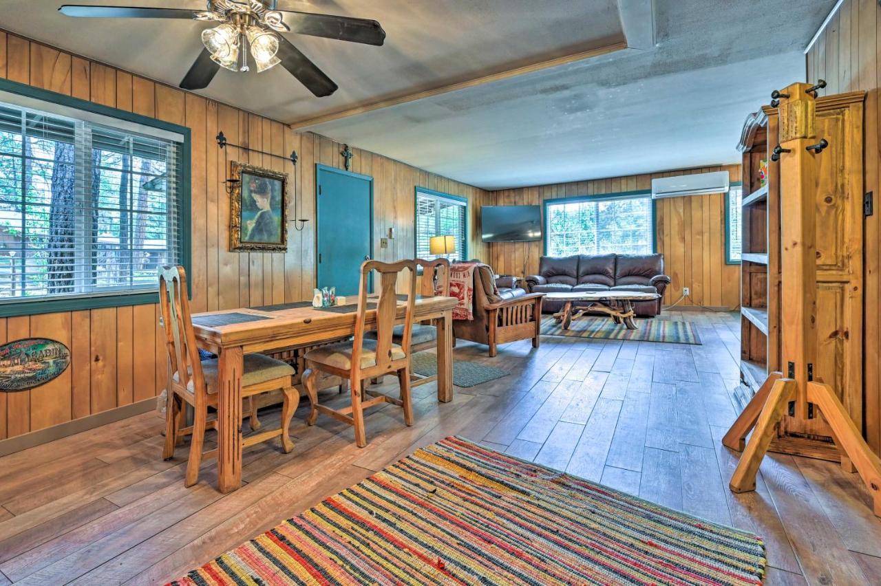 Pine Cabin In The Woods With Yard And Grill! מראה חיצוני תמונה