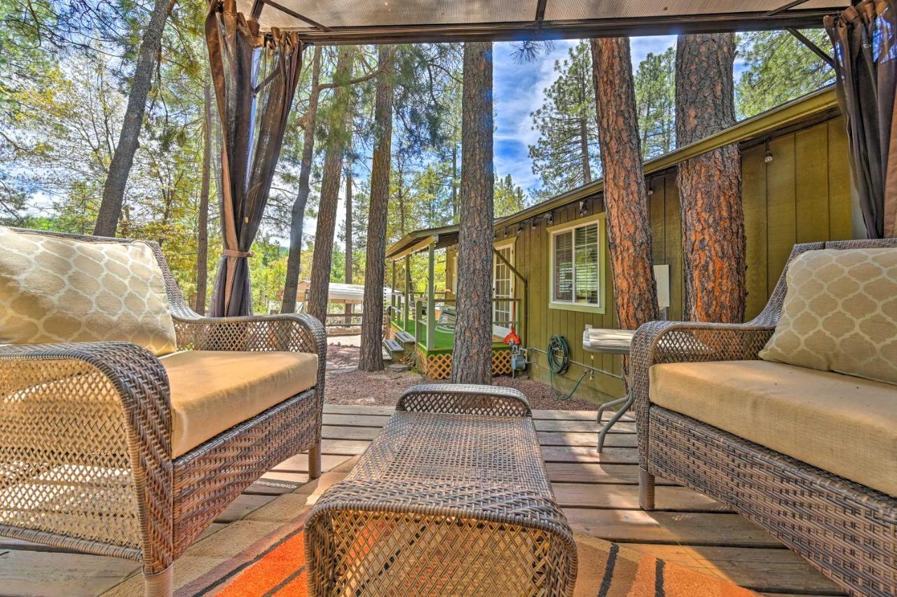 Pine Cabin In The Woods With Yard And Grill! מראה חיצוני תמונה