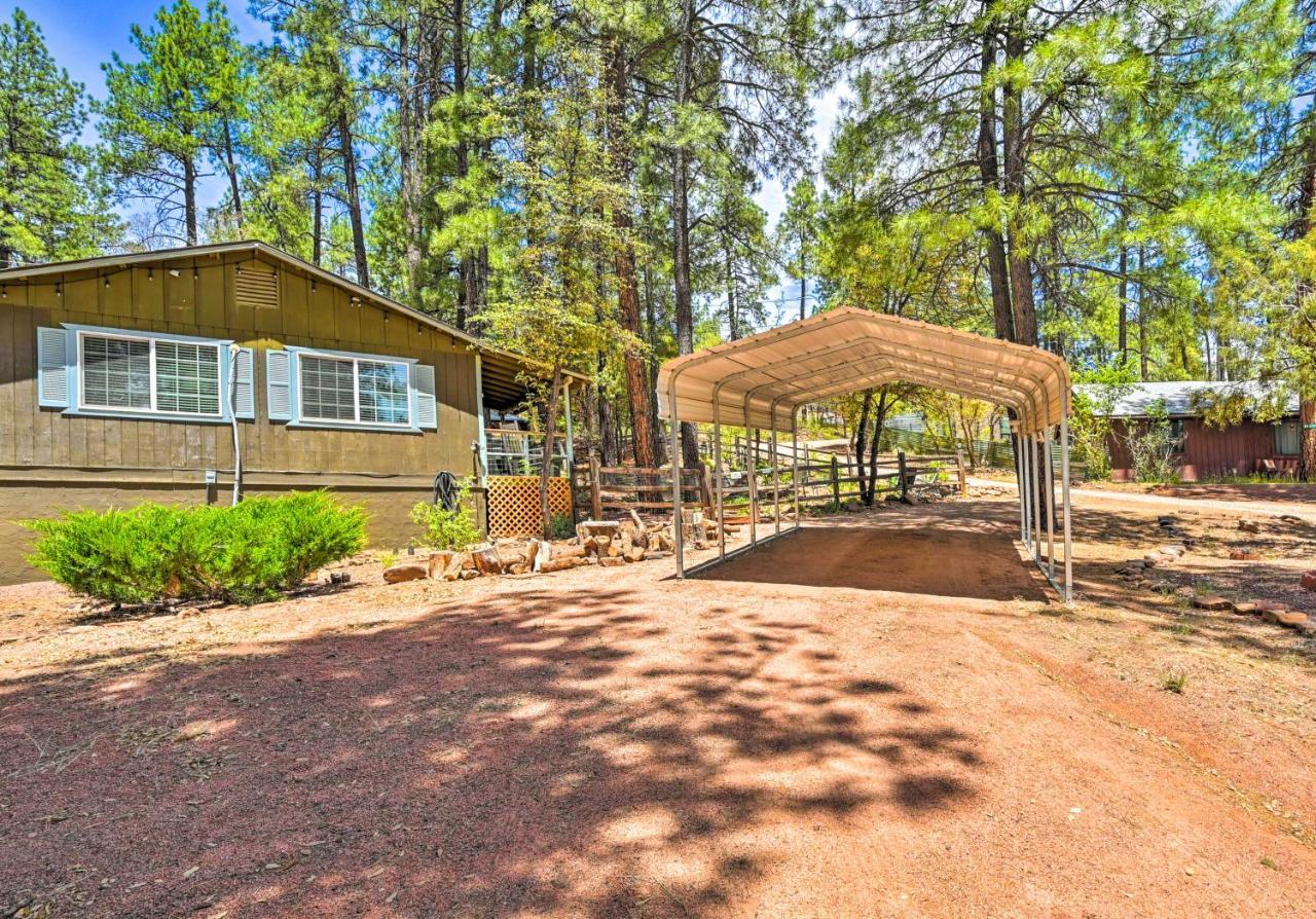 Pine Cabin In The Woods With Yard And Grill! מראה חיצוני תמונה